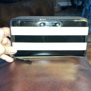 EUC Authentic Kate Spade Stripe Patent Leather Zip Around Wallet